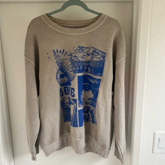 Urban outfitters sweater - Picture 2 of 5